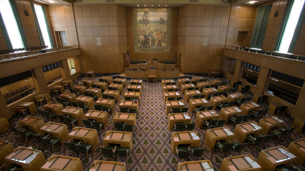 Oregon Governor Signs Bill Amending Revolving Door Restrictions